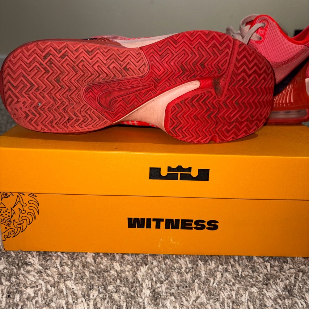 LeBron Witness VII Nike Crimson Red and Cave Purple Athletic Shoes - Picture 4 of 6